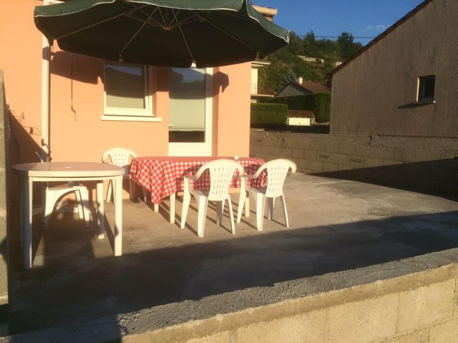 Le Coin Tranquille Au Pied Du Puy De Dome Apartment Pontgibaud Ngoại thất bức ảnh